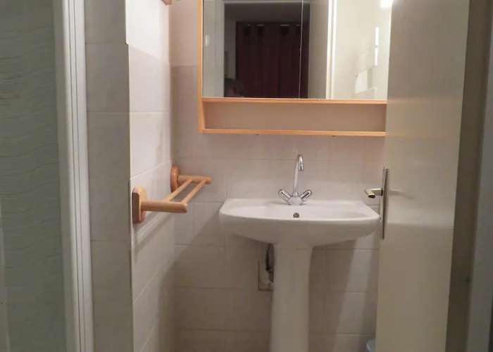 6 Personnes, 2ch, Parking, Centre-ville * Cauterets